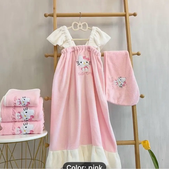 Hello Kitty Other - Hello Kitty Pink and White 3 piece towel set